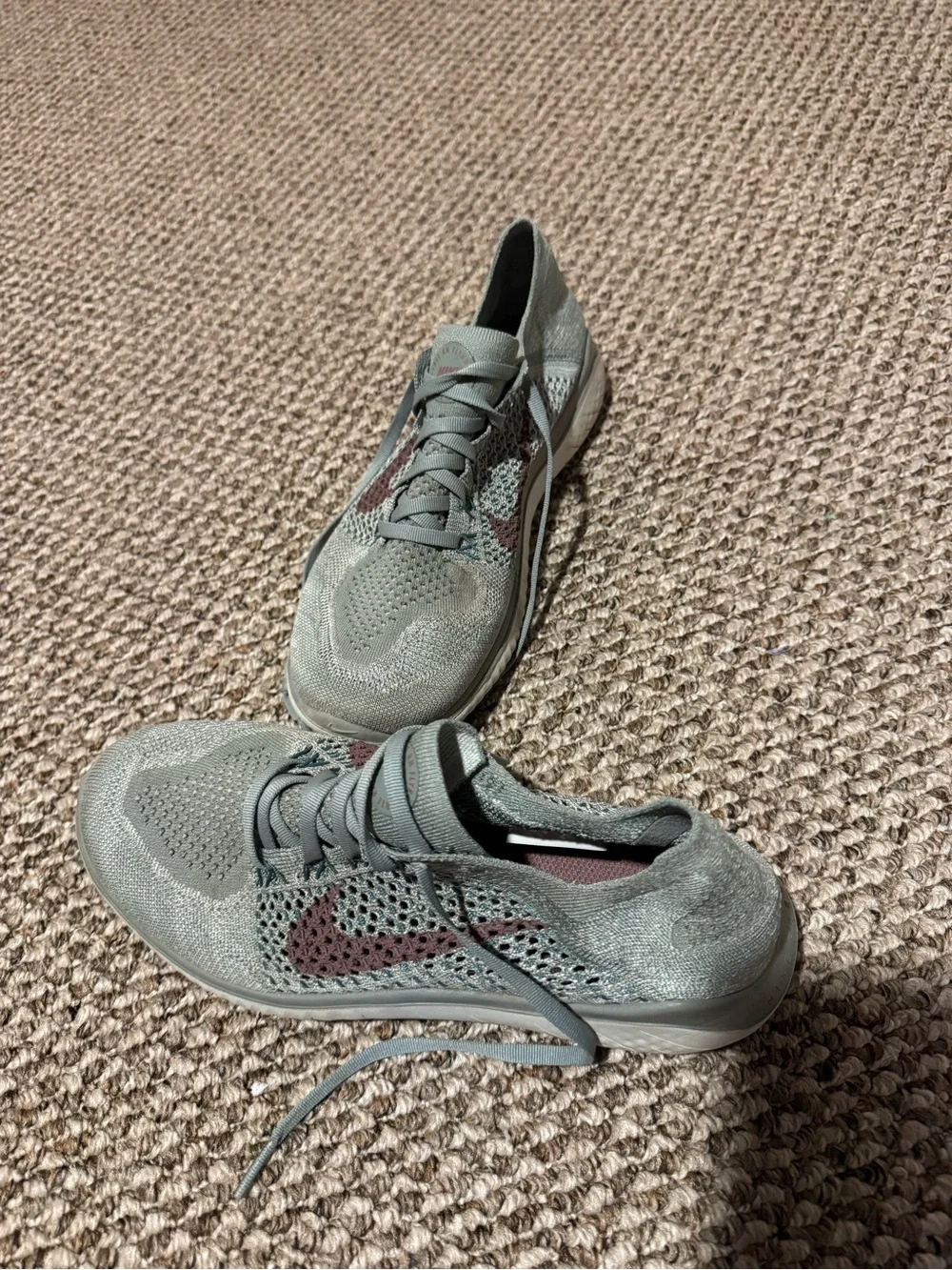 Nike women’s flyknit